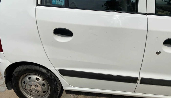 2014 Hyundai Santro Xing GL PLUS, Petrol, Manual, 90,514 km, Right rear door - Minor scratches