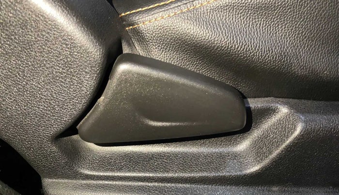 2020 Renault Kwid RXL 1.0, Petrol, Manual, 25,699 km, Driver Side Adjustment Panel