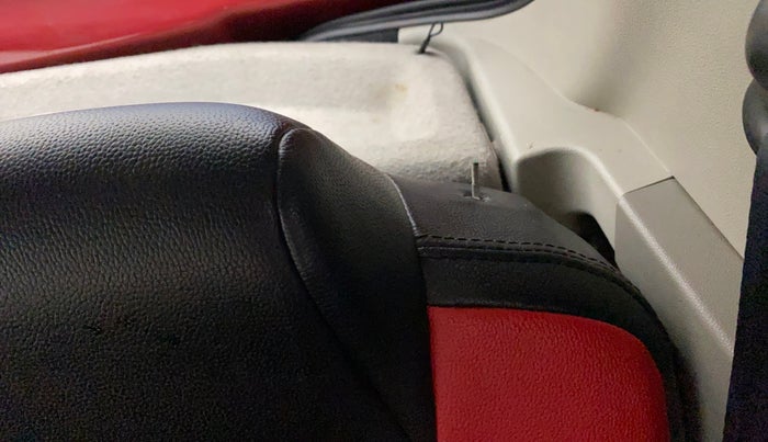2016 Mahindra Kuv100 K4 6 STR, Petrol, Manual, 80,036 km, Second-row left seat - Folding lever not working