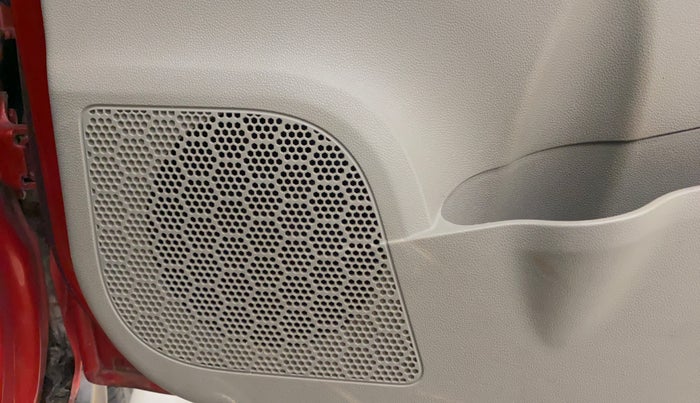 2016 Mahindra Kuv100 K4 6 STR, Petrol, Manual, 80,036 km, Speaker
