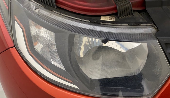 2016 Mahindra Kuv100 K4 6 STR, Petrol, Manual, 80,036 km, Right headlight - Minor scratches