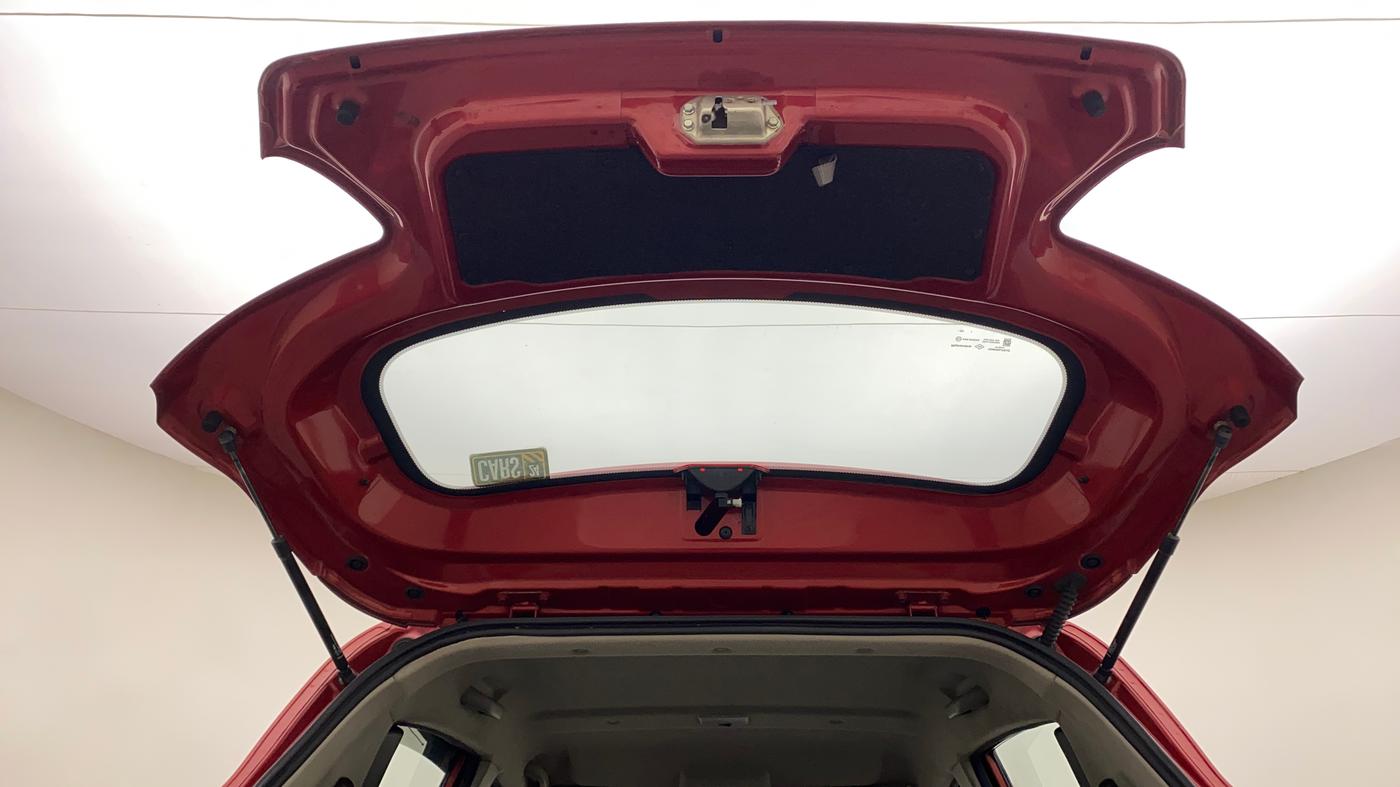2016 Mahindra Kuv100 K4 6 STR, Petrol, Manual, 80,036 km, Boot Door Open