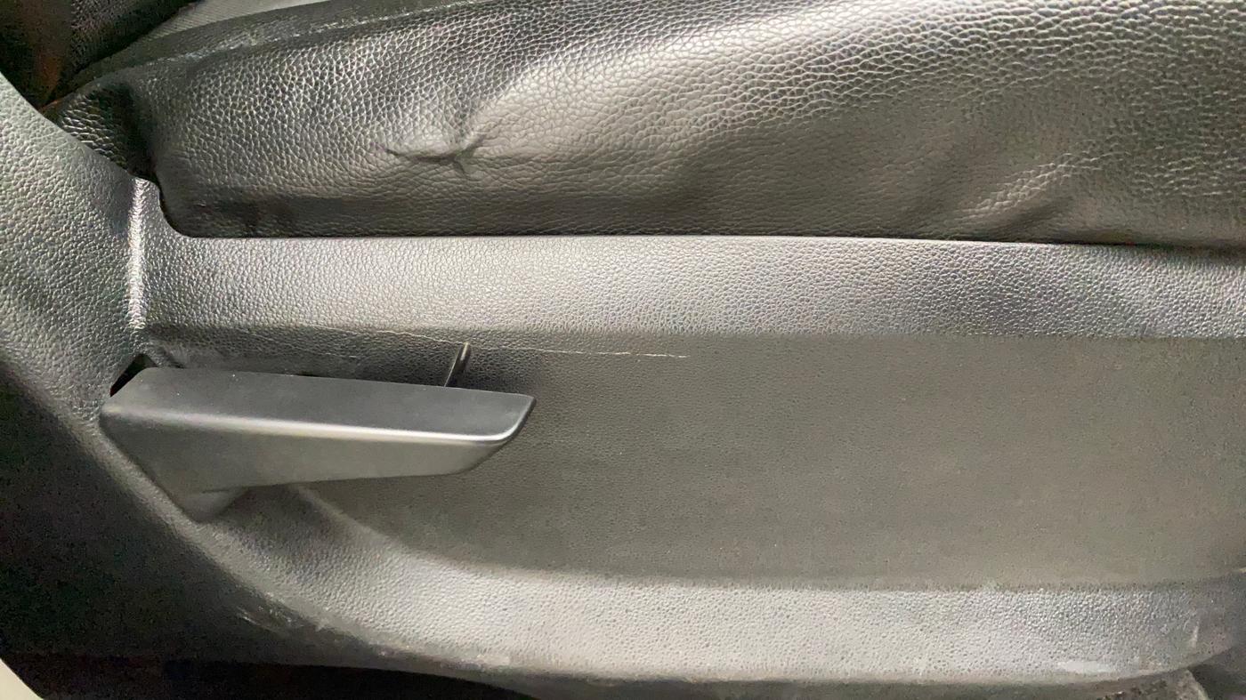 2016 Mahindra Kuv100 K4 6 STR, Petrol, Manual, 80,036 km, Driver Side Adjustment Panel