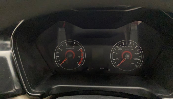 2016 Mahindra Kuv100 K4 6 STR, Petrol, Manual, 80,036 km, Instrument cluster - Glass has scratches