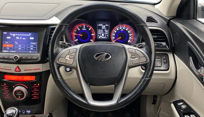 2019 Mahindra XUV300 W8 (O) 1.5 DIESEL, Diesel, Manual, 59,293 km, Steering Wheel Close Up