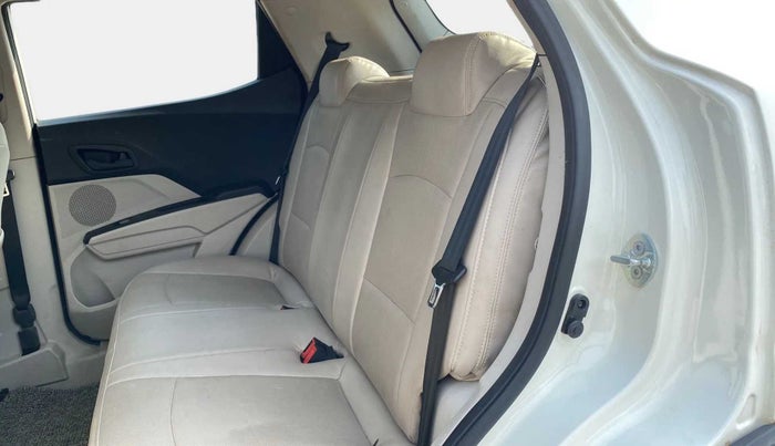 2022 Mahindra XUV300 W6 1.2 PETROL, Petrol, Manual, 16,629 km, Right Side Rear Door Cabin