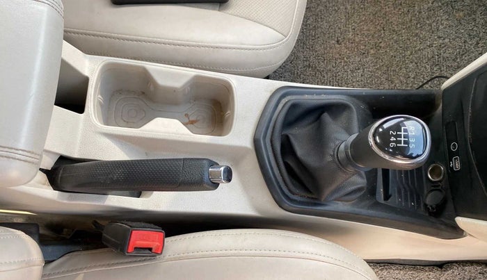 2022 Mahindra XUV300 W6 1.2 PETROL, Petrol, Manual, 16,629 km, Gear Lever