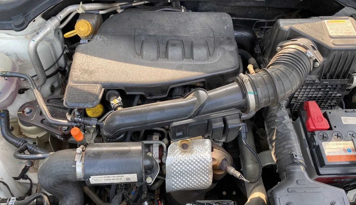 2022 Mahindra XUV300 W6 1.2 PETROL, Petrol, Manual, 16,629 km, Open Bonet