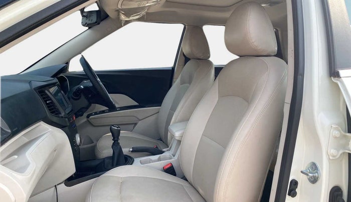 2022 Mahindra XUV300 W6 1.2 PETROL, Petrol, Manual, 16,629 km, Right Side Front Door Cabin
