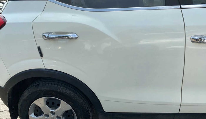 2022 Mahindra XUV300 W6 1.2 PETROL, Petrol, Manual, 16,629 km, Right rear door - Minor scratches