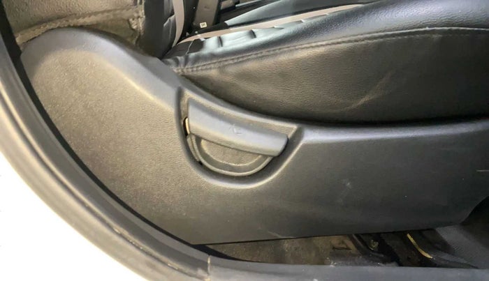 2018 Hyundai Grand i10 MAGNA 1.2 KAPPA VTVT, Petrol, Manual, 53,799 km, Driver Side Adjustment Panel