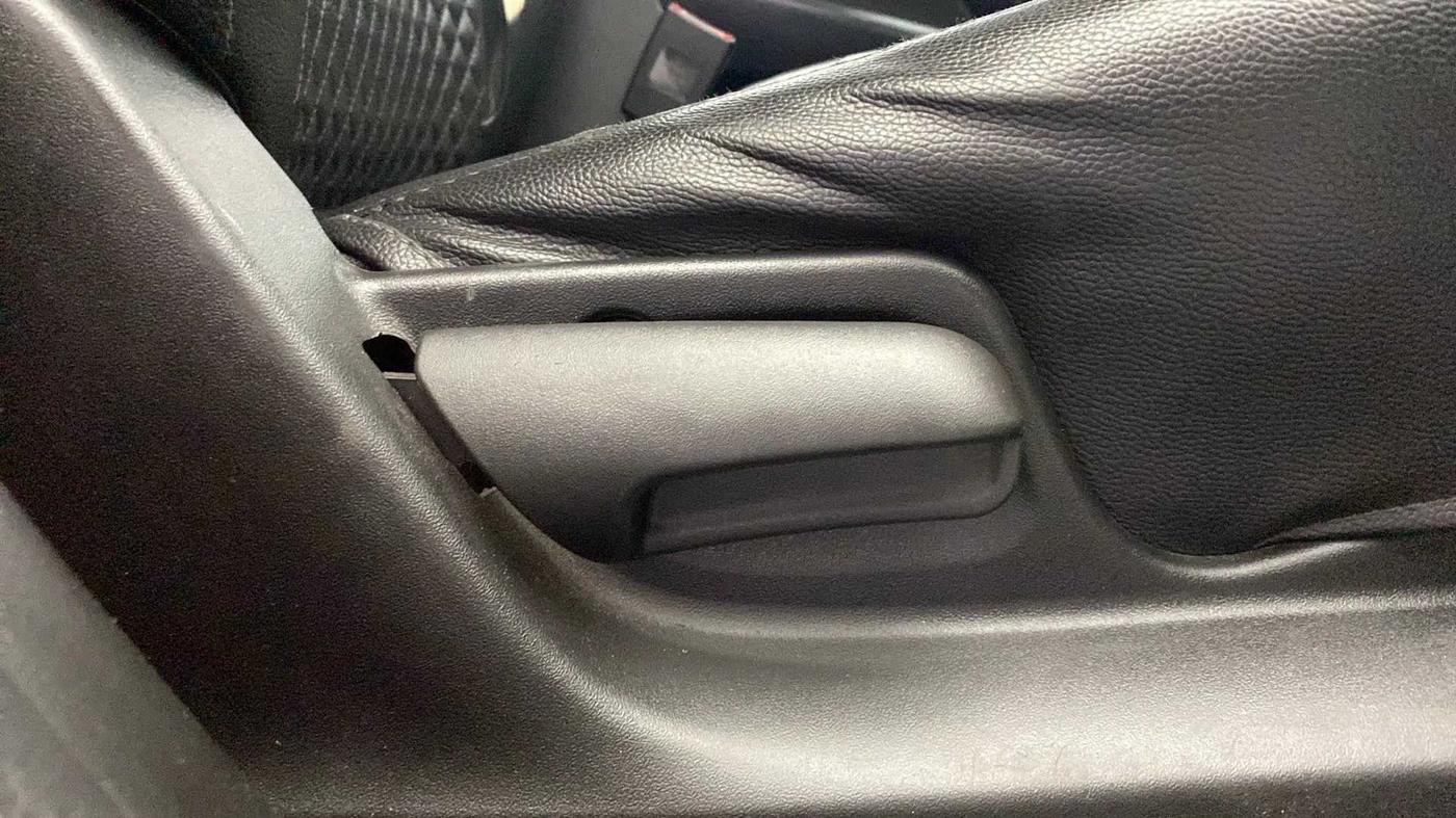 2015 Maruti Swift VXI, Petrol, Manual, 93,255 km, Driver Side Adjustment Panel