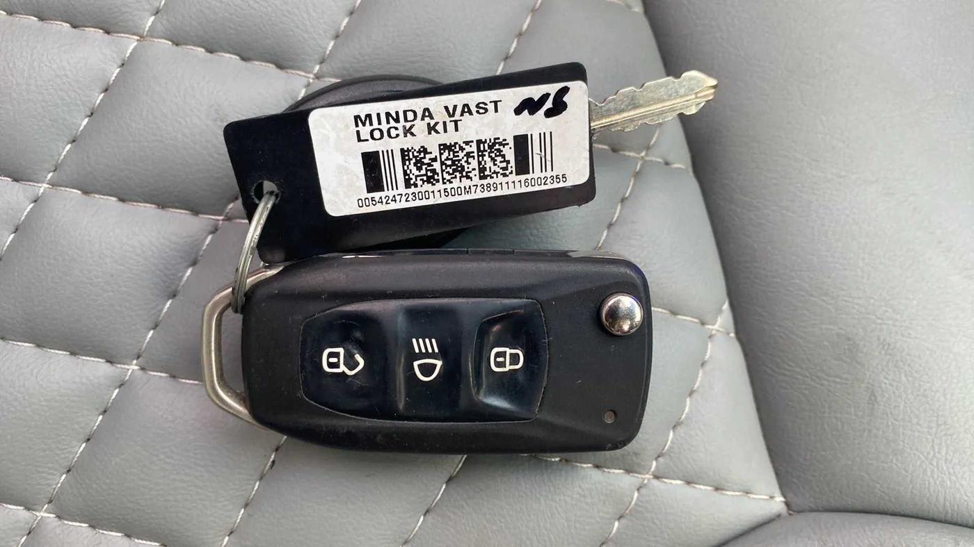 2017 Tata Tiago XZ PETROL, Petrol, Manual, 46,635 km, Key Close Up