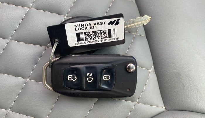 2017 Tata Tiago XZ PETROL, Petrol, Manual, 46,635 km, Key Close Up
