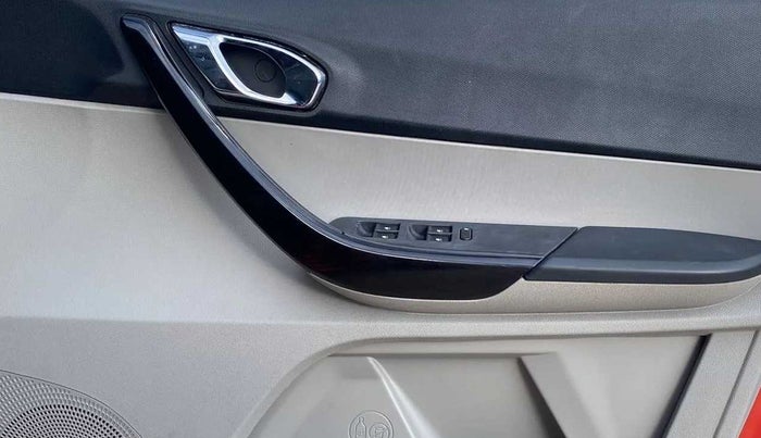 2017 Tata Tiago XZ PETROL, Petrol, Manual, 46,635 km, Driver Side Door Panels Control