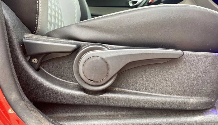 2017 Tata Tiago XZ PETROL, Petrol, Manual, 46,635 km, Driver Side Adjustment Panel