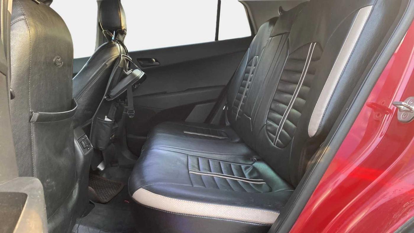 2017 Hyundai Creta E PLUS 1.6 PETROL, Petrol, Manual, 96,366 km, Right Side Rear Door Cabin