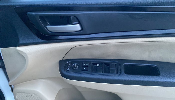 2019 Honda Amaze 1.2L I-VTEC S, Petrol, Manual, 12,137 km, Driver Side Door Panels Control