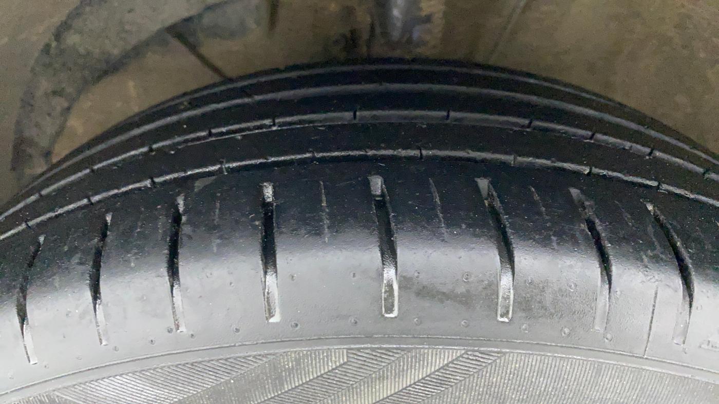 2017 Maruti Baleno ZETA 1.2 K12, Petrol, Manual, 33,112 km, Left Front Tyre Tread