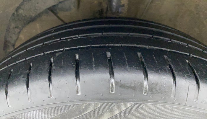 2017 Maruti Baleno ZETA 1.2 K12, Petrol, Manual, 33,112 km, Left Front Tyre Tread