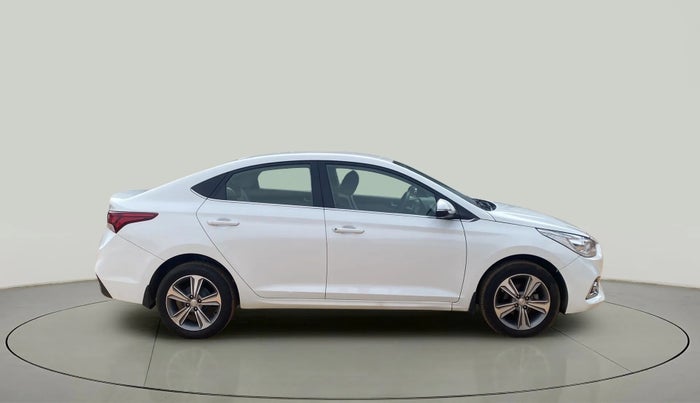 2017 Hyundai Verna 1.6 VTVT SX, Petrol, Manual, 36,349 km, Right Side View