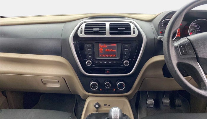 2016 Mahindra TUV300 T8, Diesel, Manual, 29,721 km, Air Conditioner