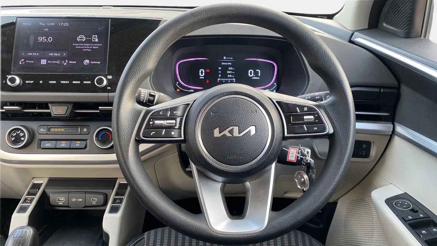 2022 KIA CARENS PRESTIGE 1.5 DIESEL 7 STR, Diesel, Manual, 37,095 km, Steering Wheel Close Up