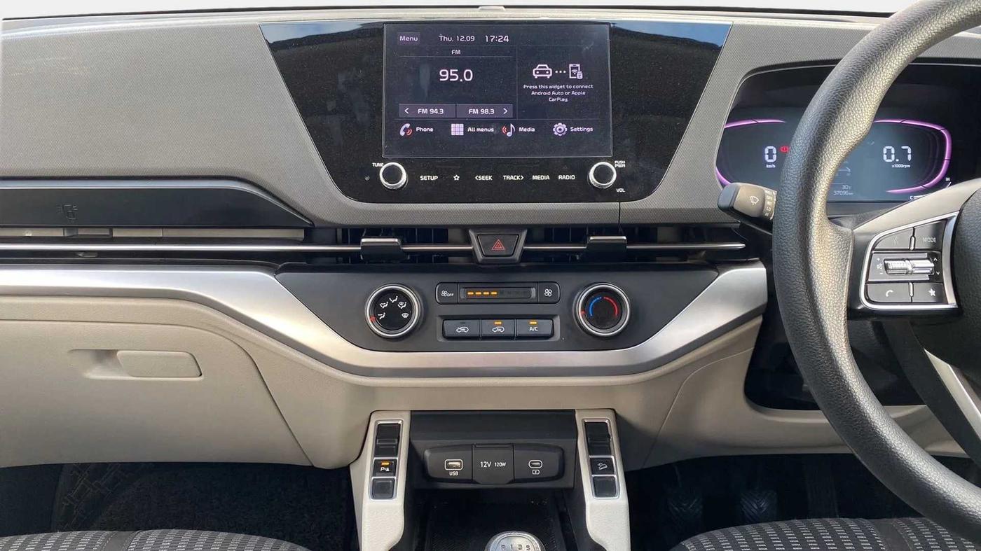 2022 KIA CARENS PRESTIGE 1.5 DIESEL 7 STR, Diesel, Manual, 37,095 km, Air Conditioner