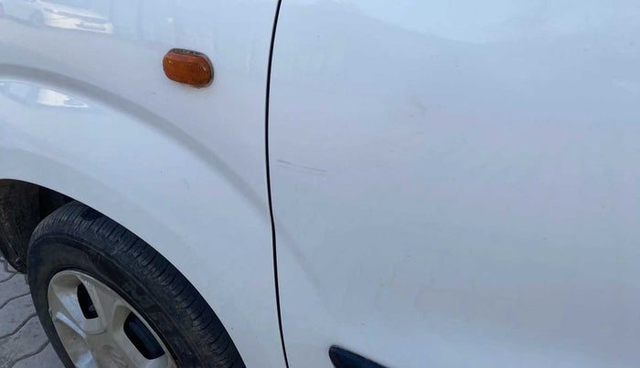 2021 Maruti S PRESSO VXI (O) CNG, CNG, Manual, 18,573 km, Front passenger door - Slight discoloration