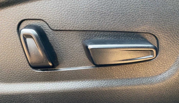 2022 KIA SELTOS GTX PLUS DCT 1.4 PETROL, Petrol, Automatic, 25,582 km, Driver Side Adjustment Panel