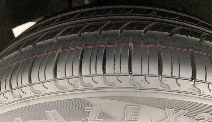 2017 Maruti Baleno DELTA PETROL 1.2, Petrol, Manual, 39,737 km, Right Rear Tyre Tread