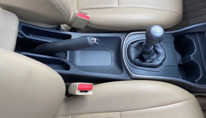 2015 Honda City 1.5L I-VTEC V MT, Petrol, Manual, 83,531 km, Gear Lever