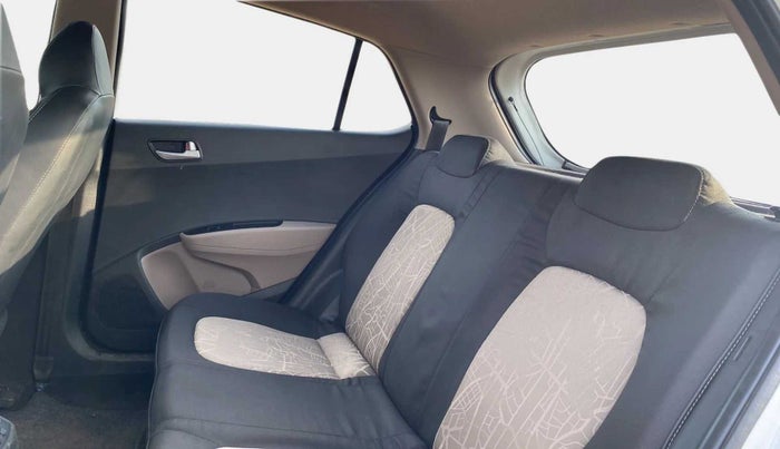 2017 Hyundai Grand i10 SPORTZ (O) AT 1.2 KAPPA VTVT, Petrol, Automatic, 31,003 km, Right Side Rear Door Cabin