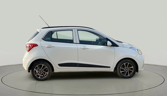 2017 Hyundai Grand i10 SPORTZ (O) AT 1.2 KAPPA VTVT, Petrol, Automatic, 31,003 km, Right Side View