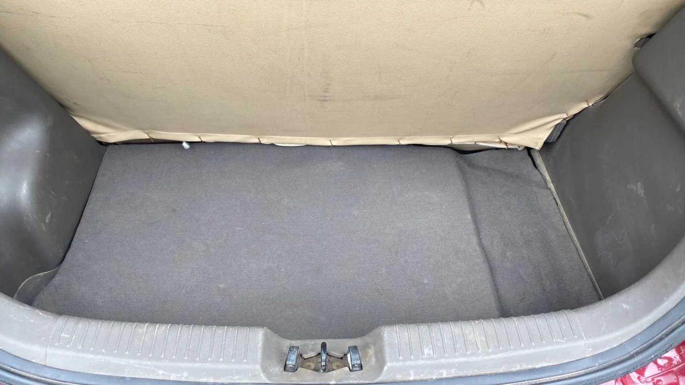 2015 Hyundai i10 MAGNA 1.1, Petrol, Manual, 72,095 km, Boot Inside