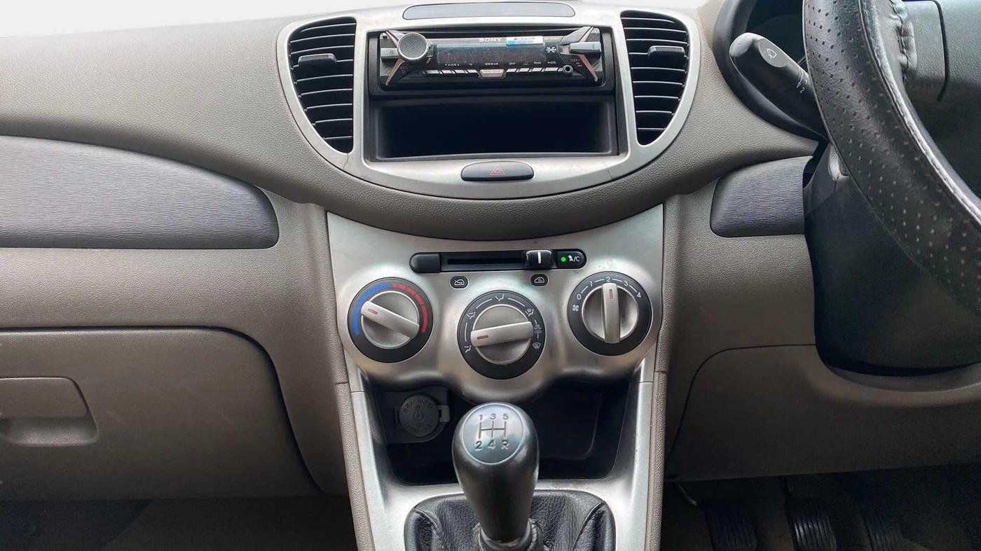 2015 Hyundai i10 MAGNA 1.1, Petrol, Manual, 72,095 km, Air Conditioner