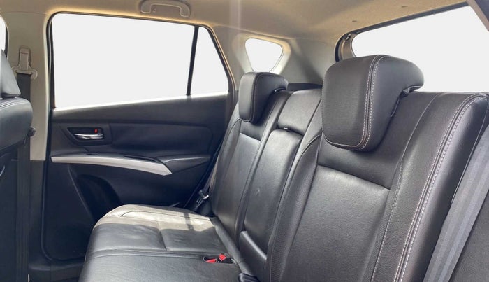 2016 Maruti S Cross ALPHA 1.3, Diesel, Manual, 66,434 km, Right Side Rear Door Cabin