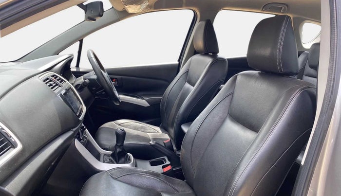 2016 Maruti S Cross ALPHA 1.3, Diesel, Manual, 66,434 km, Right Side Front Door Cabin