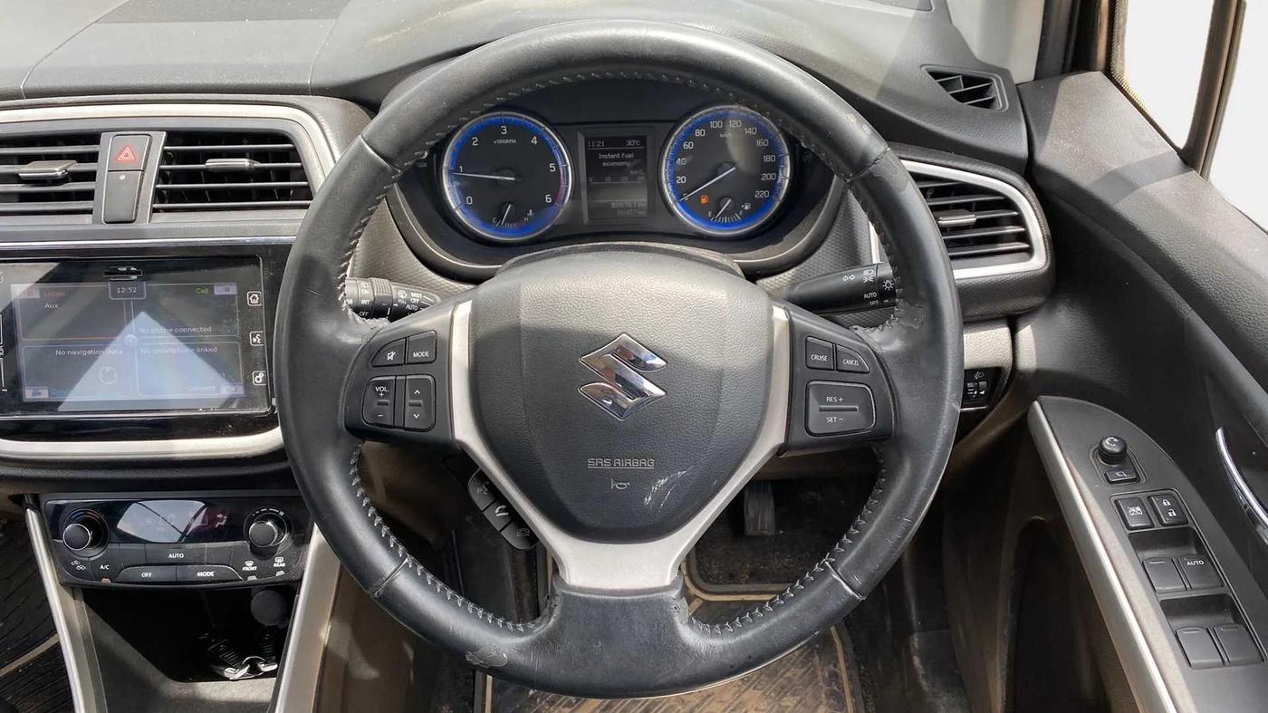 2016 Maruti S Cross ALPHA 1.3, Diesel, Manual, 66,434 km, Steering Wheel Close Up