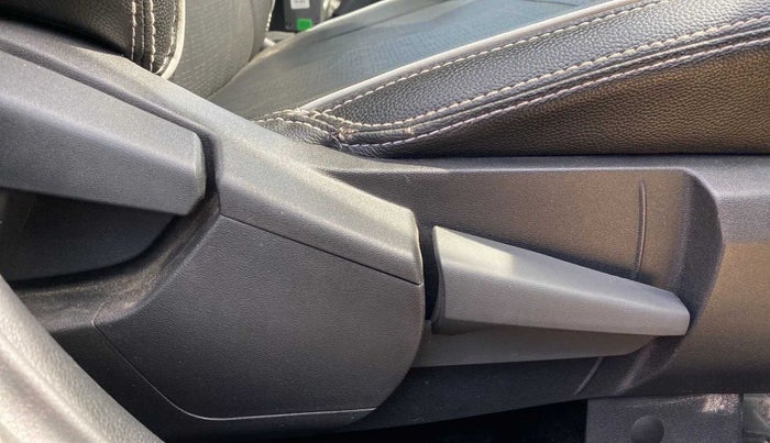 2021 Nissan MAGNITE XV TURBO, Petrol, Manual, 35,136 km, Driver Side Adjustment Panel