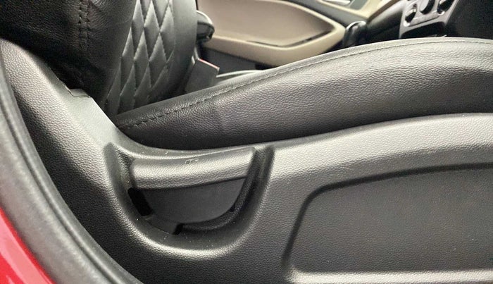 2016 Hyundai Elite i20 MAGNA 1.2, Petrol, Manual, 64,261 km, Driver Side Adjustment Panel