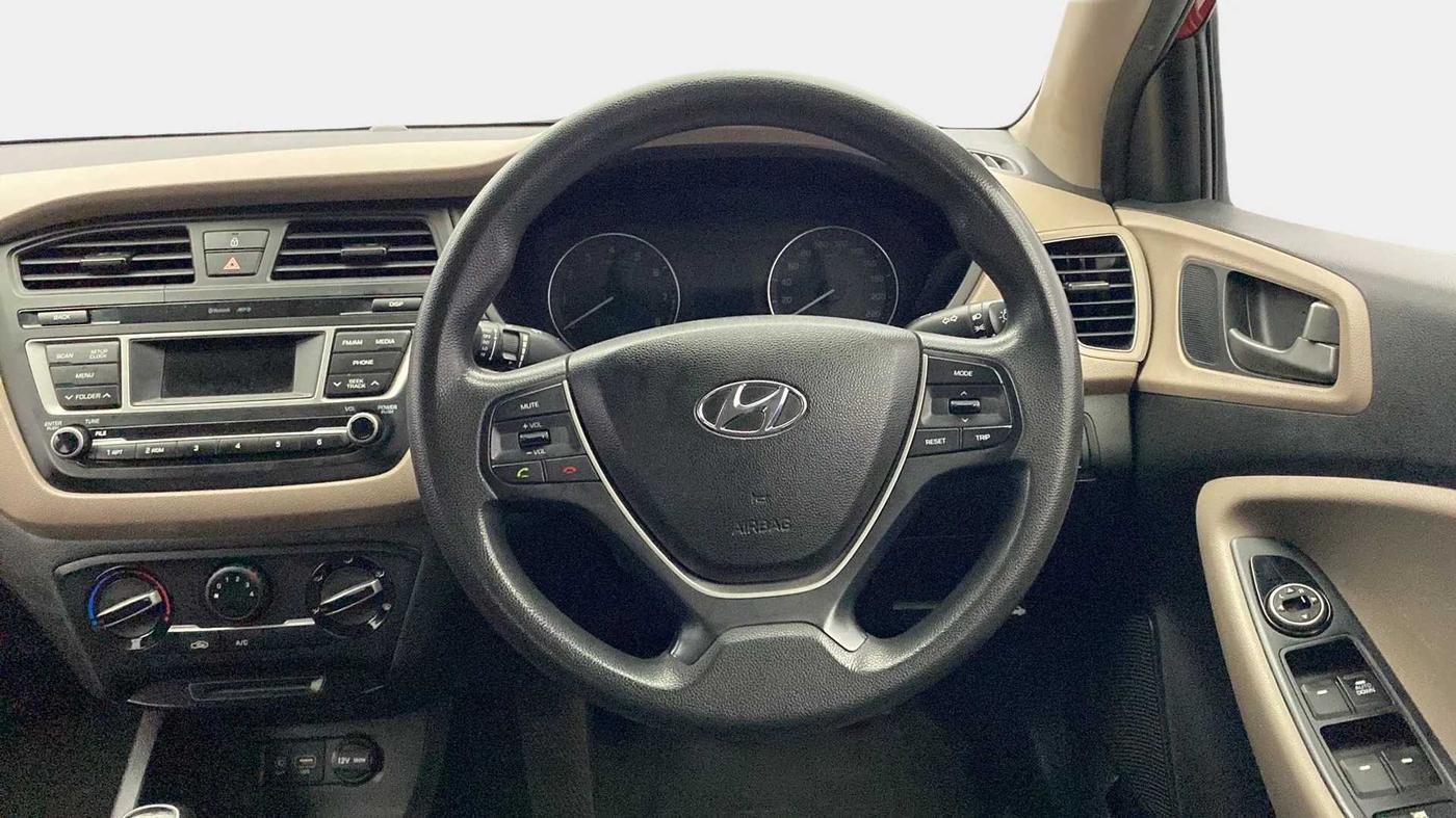 2016 Hyundai Elite i20 MAGNA 1.2, Petrol, Manual, 63,337 km, Steering Wheel Close Up