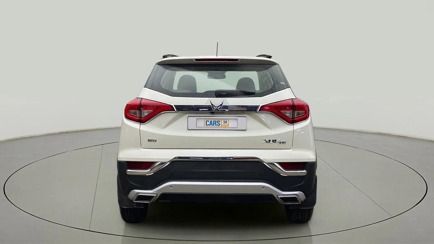 2023 Mahindra XUV300 W8 (O) 1.5 DIESEL, Diesel, Manual, 6,629 km, Back/Rear