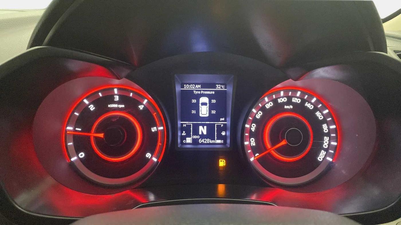 2023 Mahindra XUV300 W8 (O) 1.5 DIESEL, Diesel, Manual, 6,629 km, Odometer Image