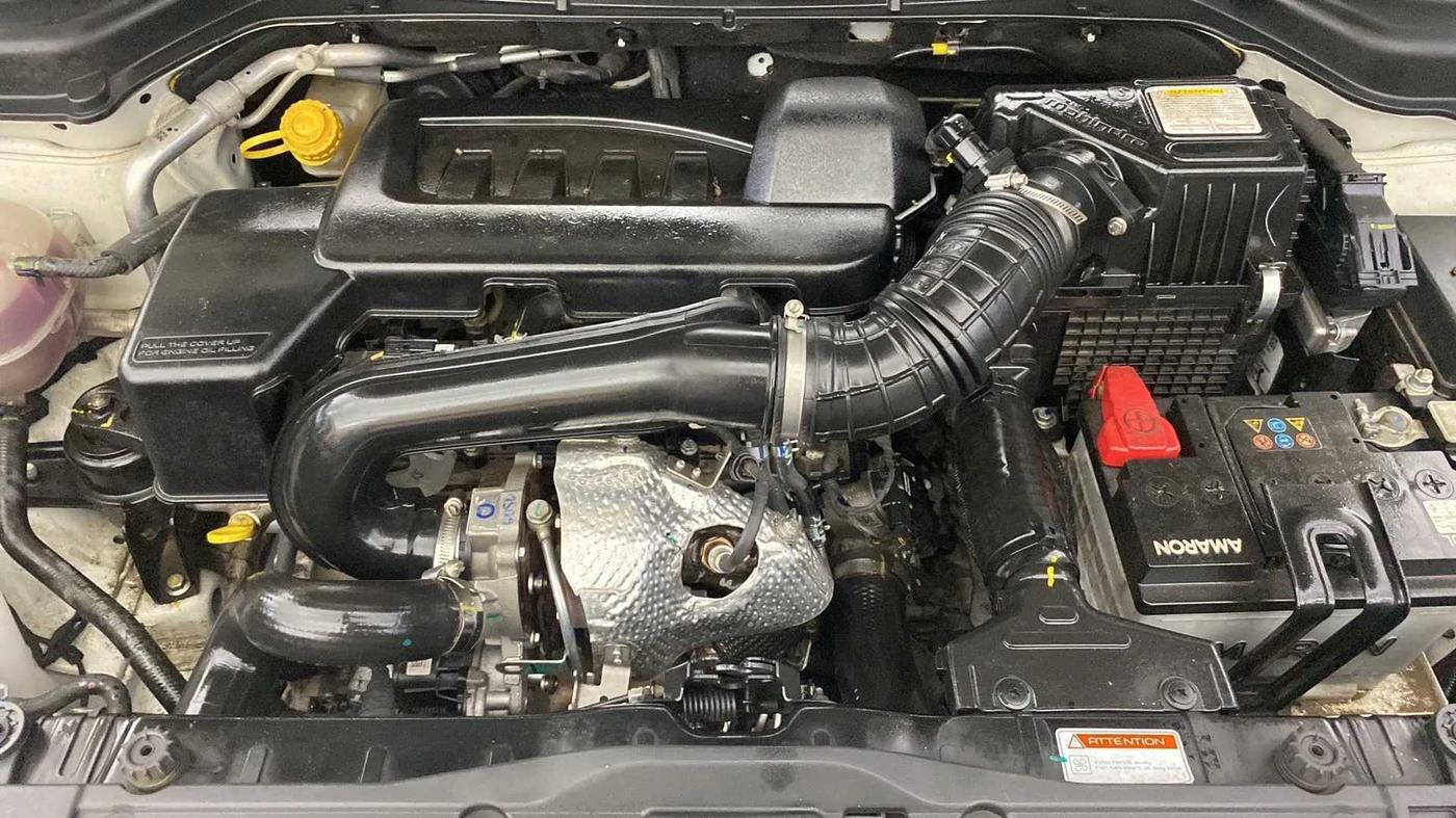 2023 Mahindra XUV300 W8 (O) 1.5 DIESEL, Diesel, Manual, 6,629 km, Open Bonet