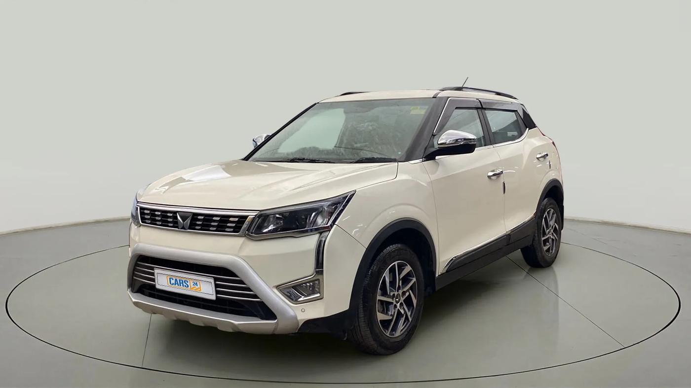 2023 Mahindra XUV300 W8 (O) 1.5 DIESEL, Diesel, Manual, 6,629 km, Left Front Diagonal