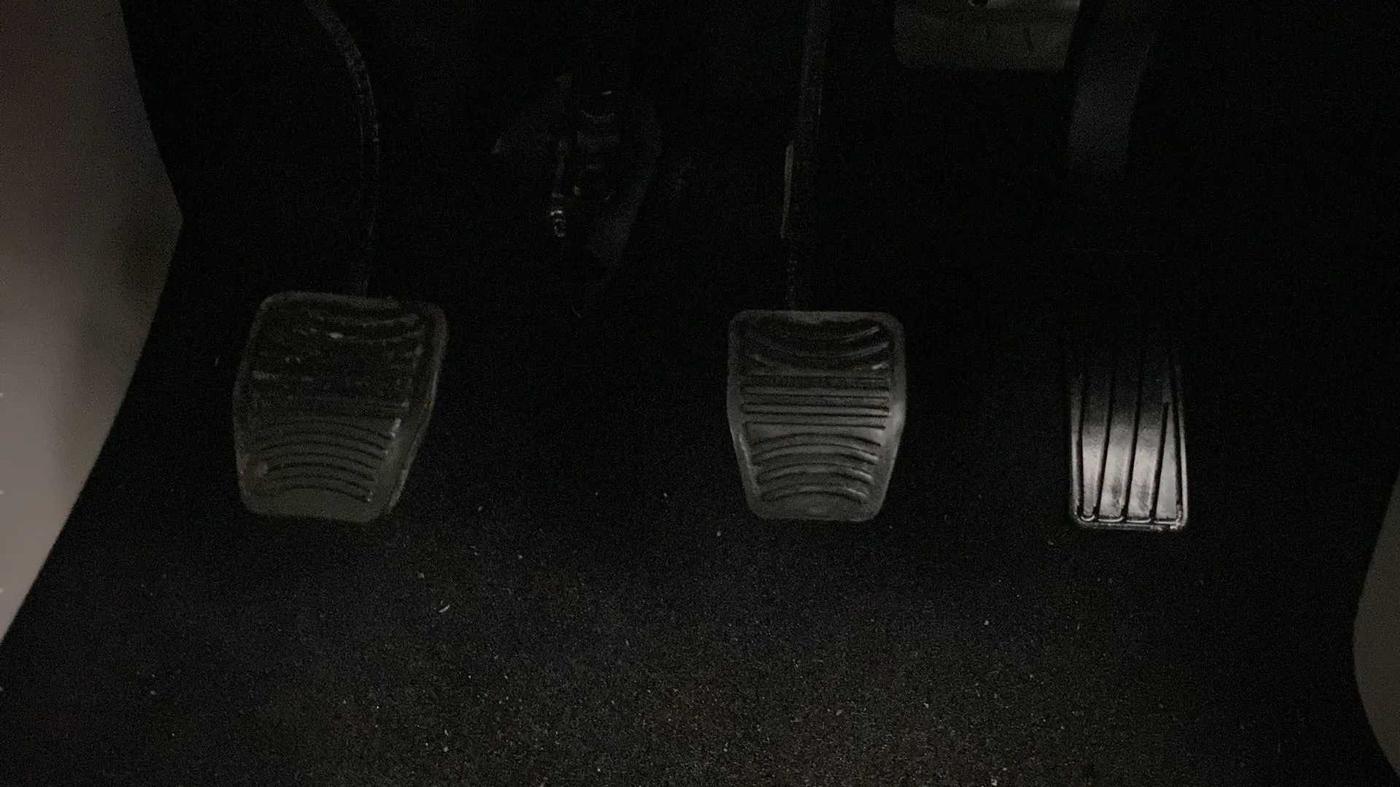 2023 Mahindra XUV300 W8 (O) 1.5 DIESEL, Diesel, Manual, 6,629 km, Pedals