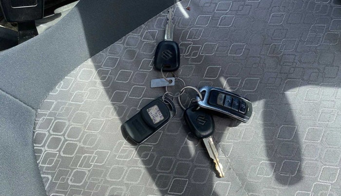 2016 Maruti Alto 800 LXI, Petrol, Manual, 67,744 km, Key Close Up