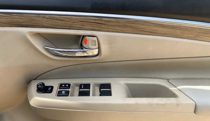2019 Maruti Ciaz ALPHA  AT 1.5 SHVS PETROL, Petrol, Automatic, 83,454 km, Driver Side Door Panels Control