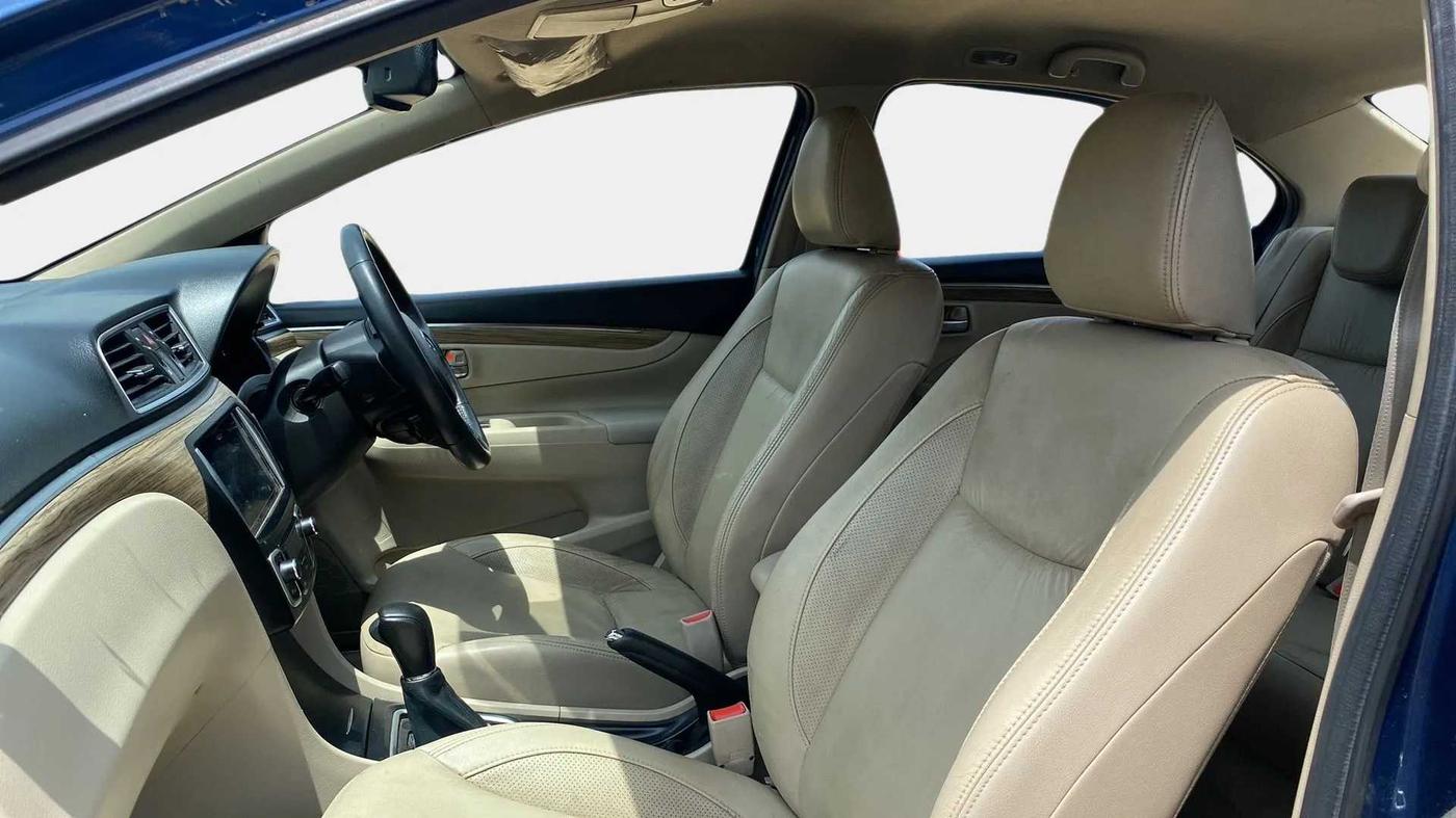 2019 Maruti Ciaz ALPHA  AT 1.5 SHVS PETROL, Petrol, Automatic, 83,454 km, Right Side Front Door Cabin